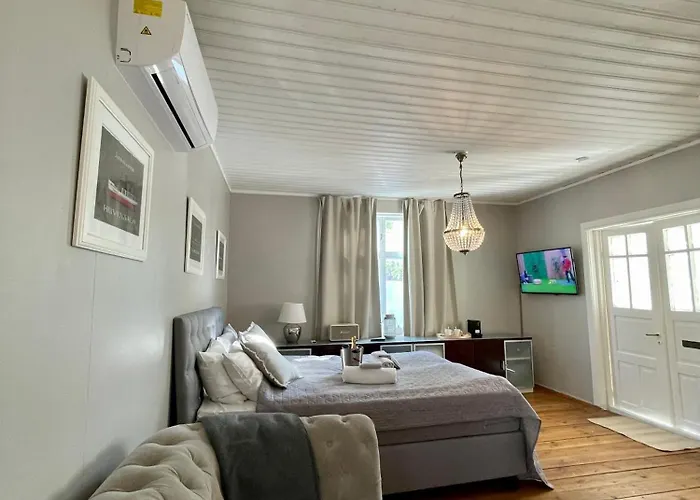 Kapteenin Saunamoekki بيت ضيافة ناتالي